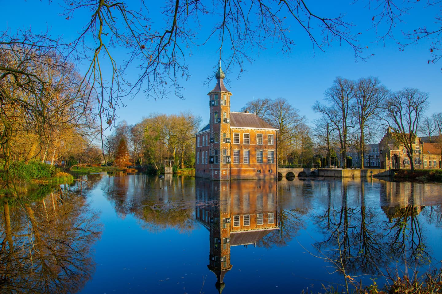 Renting storage in Breda — Inbox Storage picks up at your door