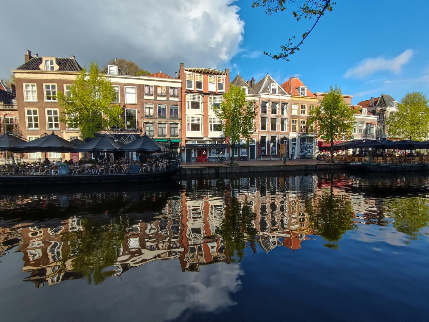 Renting storage in Leiden — Inbox Storage picks up at your door